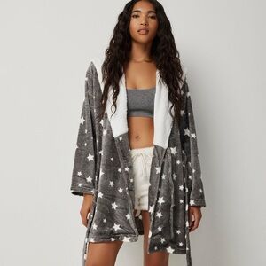 Cozy Star-Patterned Gray Robe hooded